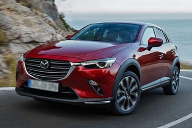 Dit is een rode Mazda 2