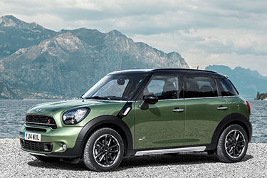 Een groene mini Countryman