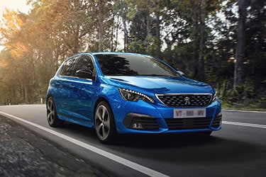 Een blauwe Peugeot 308