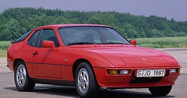 Afbeelding van een rode Porsche 944