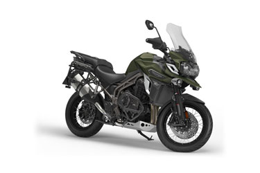 Een legergroene Triumph Tiger