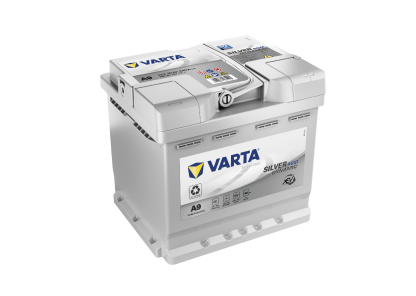 De Varta A9 50Ah AGM Silver Dynamic accu gezien vanaf schuin voor